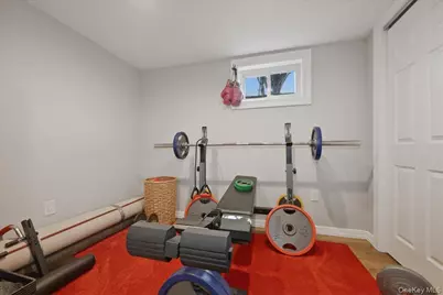 38 Pine Avenue, Floral Park, NY 11001 - Photo 31