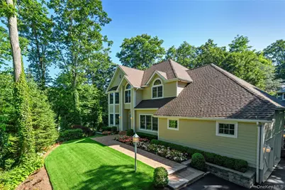 33 Walters Avenue, Cold Spring Harbor, NY 11724 - Photo 3