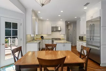 33 Walters Avenue, Cold Spring Harbor, NY 11724 - Photo 9