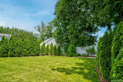 6 Janssen Drive, Manhasset, NY 11030 - Photo 35