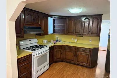 9505 165th Avenue, Howard Beach, NY 11414 - Photo 5