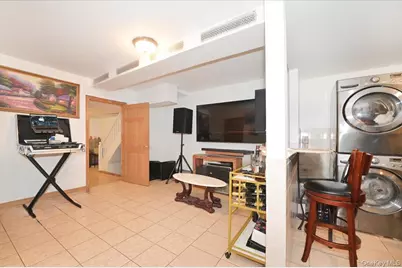 13071 225th Street, Springfield Gardens, NY 11413 - Photo 21