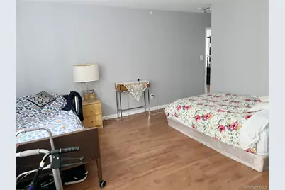 10 Canterbury Road #1B, Great Neck, NY 11021 - Photo 3