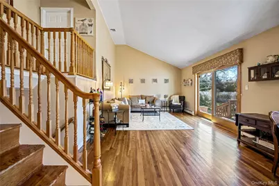 5 Martin Lane, Old Bethpage, NY 11804 - Photo 7