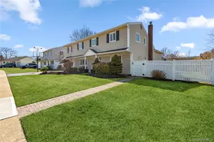 5 Martin Ln, Old Bethpage, NY 11804 - Photo 3