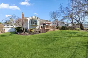 5 Martin Ln, Old Bethpage, NY 11804 - Photo 27