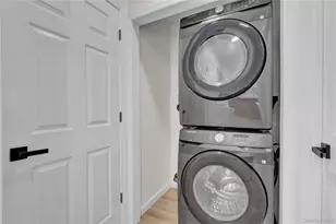 449 N Indiana Ave, Lindenhurst, NY 11757 - Photo 17