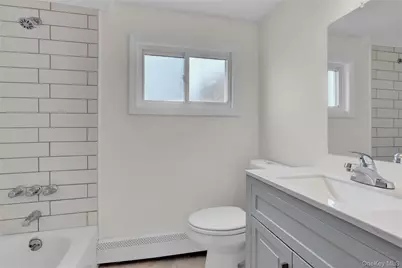 449 N Indiana Avenue, Lindenhurst, NY 11757 - Photo 23