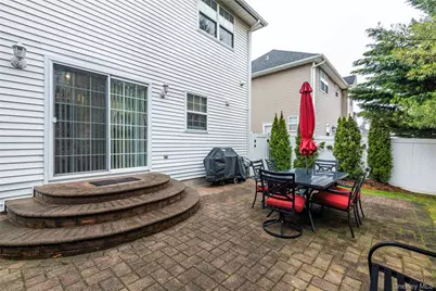 161 Cranberry Court, Melville, NY 11747 - Photo 7