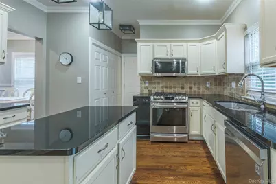 161 Cranberry Court, Melville, NY 11747 - Photo 21