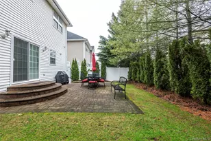 161 Cranberry Ct, Melville, NY 11747 - Photo 5