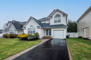 161 Cranberry Ct, Melville, NY 11747 - Photo 3