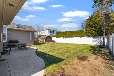 2637 Lexington Avenue, East Meadow, NY 11554 - Photo 37