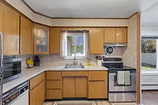 2637 Lexington Ave, East Meadow, NY 11554 - Photo 13