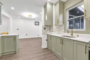 93-42 204th St, Hollis, NY 11423 - Photo 9