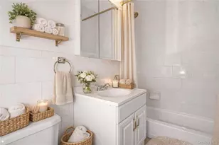 211 E 88th St, New York, NY 10128 - Photo 5