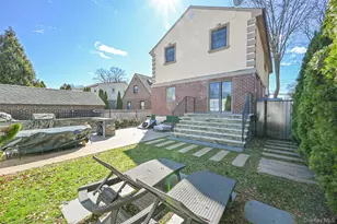 165-05 67th Ave, Fresh Meadows, NY 11365 - Photo 19