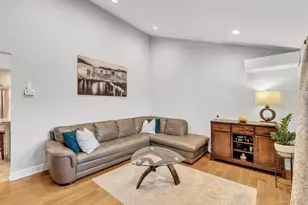 21 Terrell Ln, Hicksville, NY 11801 - Photo 3