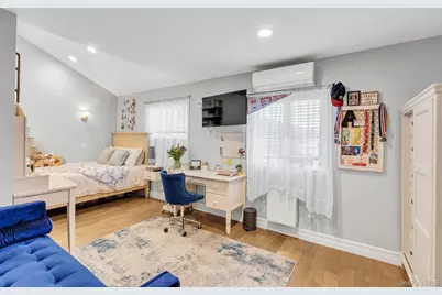 21 Terrell Lane, Hicksville, NY 11801 - Photo 11