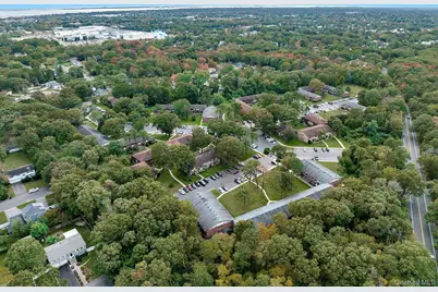 105 Newbrook Lane #105, Bay Shore, NY 11706 - Photo 3