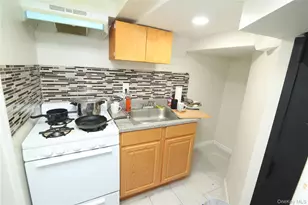 91-18 173rd St, Jamaica, NY 11432 - Photo 37