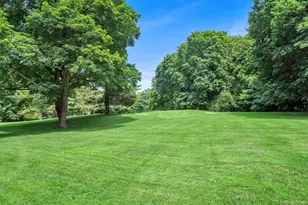 95 Piping Rock Rd, Locust Valley, NY 11560 - Photo 37