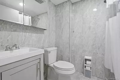 20532 104th Avenue, Saint Albans, NY 11412 - Photo 19