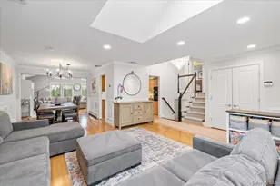 45 Winthrop Rd, Plainview, NY 11803 - Photo 5