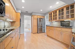 45 Winthrop Rd, Plainview, NY 11803 - Photo 11