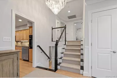 45 Winthrop Road, Plainview, NY 11803 - Photo 13