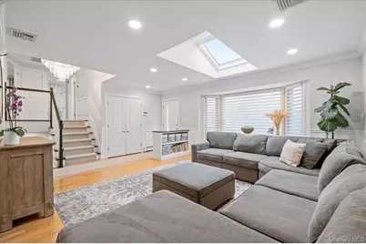 45 Winthrop Road, Plainview, NY 11803 - Photo 3