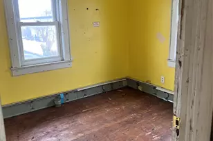 48 Pleasant Ave, Roosevelt, NY 11575 - Photo 11