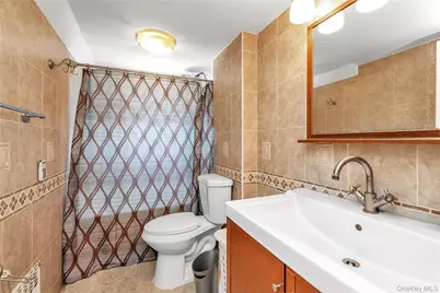 130 Custer Avenue, Williston Park, NY 11596 - Photo 15