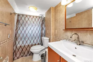 130 Custer Ave, Williston Park, NY 11596 - Photo 15