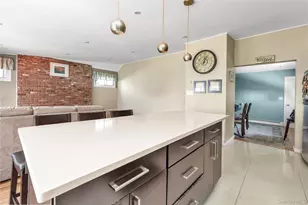 130 Custer Ave, Williston Park, NY 11596 - Photo 5