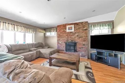 130 Custer Avenue, Williston Park, NY 11596 - Photo 7