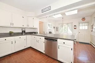 146 Kildare Rd, Garden City, NY 11530 - Photo 13