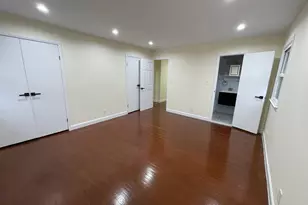 57-18 Hewlett St, Little Neck, NY 11362 - Photo 3