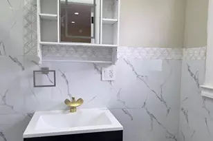 57-18 Hewlett St, Little Neck, NY 11362 - Photo 11