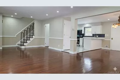 57-18 Hewlett Street, Little Neck, NY 11362 - Photo 13