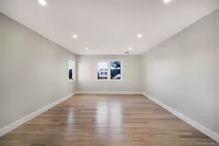 9 Park E, New Hyde Park, NY 11040 - Photo 25