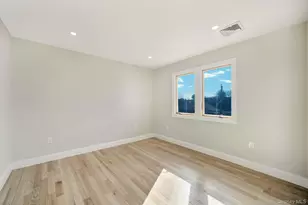 9 Park E, New Hyde Park, NY 11040 - Photo 21