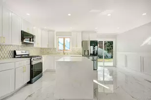 9 Park E, New Hyde Park, NY 11040 - Photo 9