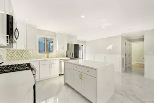 9 Park E, New Hyde Park, NY 11040 - Photo 13