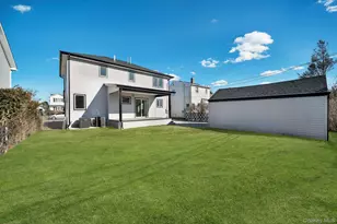 9 Park E, New Hyde Park, NY 11040 - Photo 35