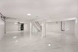 9 Park E, New Hyde Park, NY 11040 - Photo 29