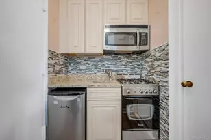 1 Stoneleigh Plaza, Bronxville, NY 10708 - Photo 7