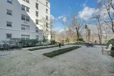 1 Stoneleigh Plaza #1T, Bronxville, NY 10708 - Photo 15
