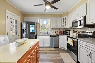 199 South Road, White Plains, NY 10603 - Photo 5