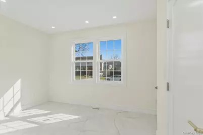 3 Cornell Avenue, Hicksville, NY 11801 - Photo 7